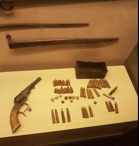 armas exhibidas en museo militar de tarapaca ciudad de iquique chile