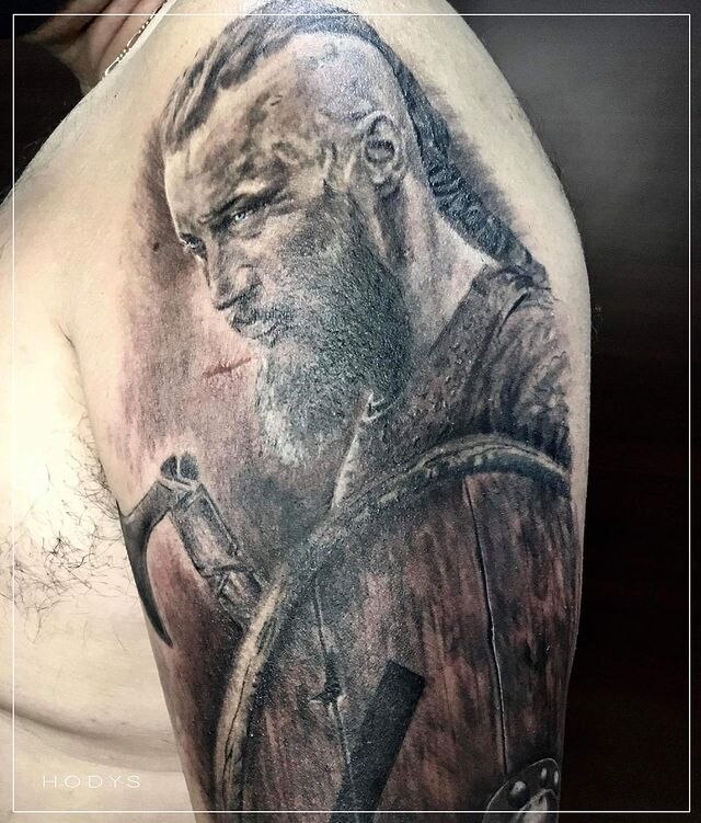 hodys_artist-tatuaje-vikingo